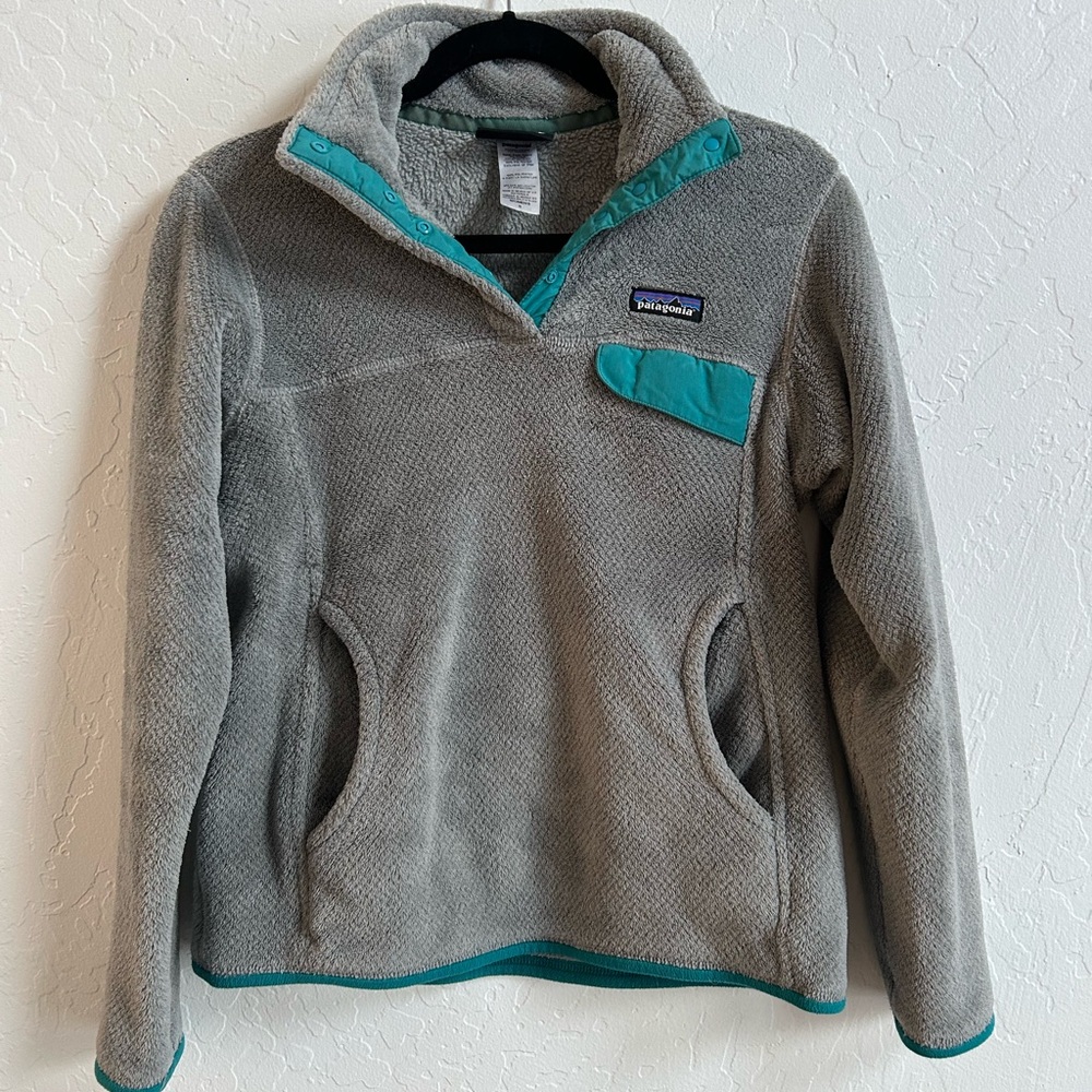 Patagonia Women’s Gray Fleece Pullover with Teal Trim